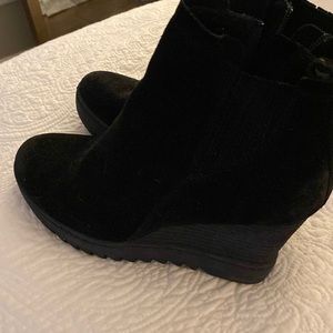 Aqua by Sofft black boots size 8. very comfortable and in perfect condition.